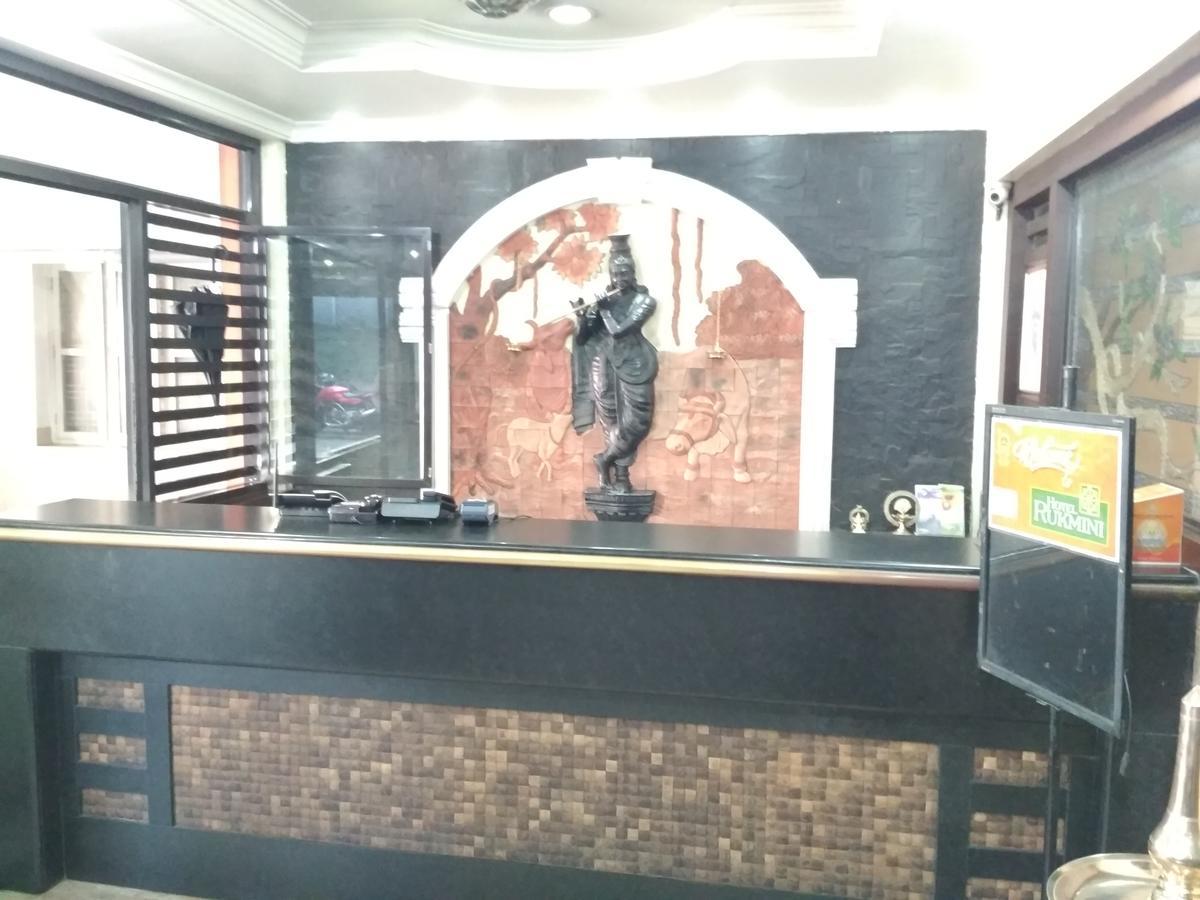 Hotel Rukmini Alwaye Екстериор снимка